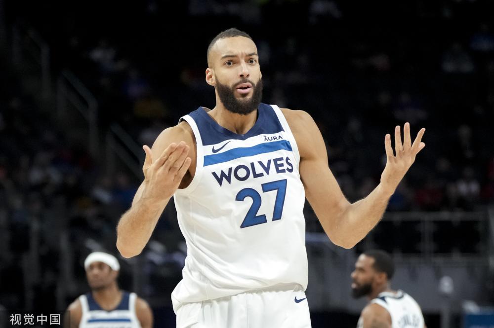 他观察对手 他观察对手